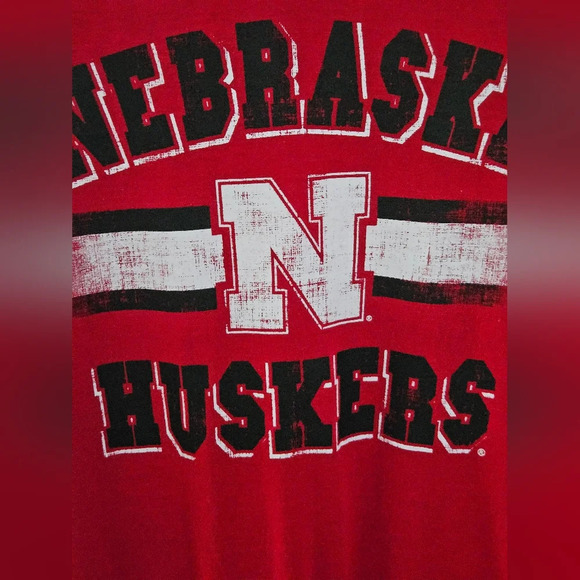 Nebraska huskers short sleeve top red, white, black size medium stadium athletic - Picture 3 of 5